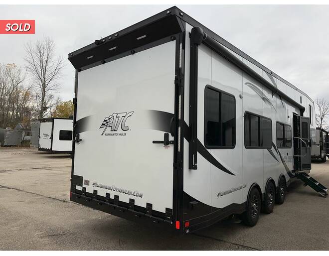 2020 ATC Game Changer PRO Series Toy Hauler 4023 Fifth Wheel at Camperland RV STOCK# 220976 Photo 14