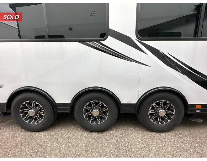 2020 ATC Game Changer PRO Series Toy Hauler 4023 Fifth Wheel at Camperland RV STOCK# 220976 Photo 5