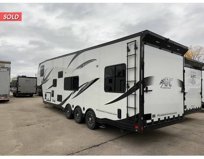 2020 ATC Game Changer PRO Series Toy Hauler 4023 Fifth Wheel at Camperland RV STOCK# 220976 Photo 7