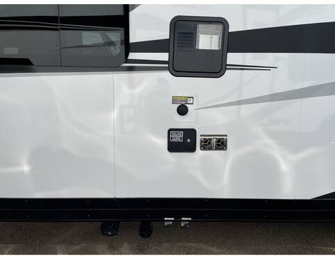 2022 ATC Game Changer Pro Series 2816 Travel Trailer at Camperland RV STOCK# 228460 Photo 13