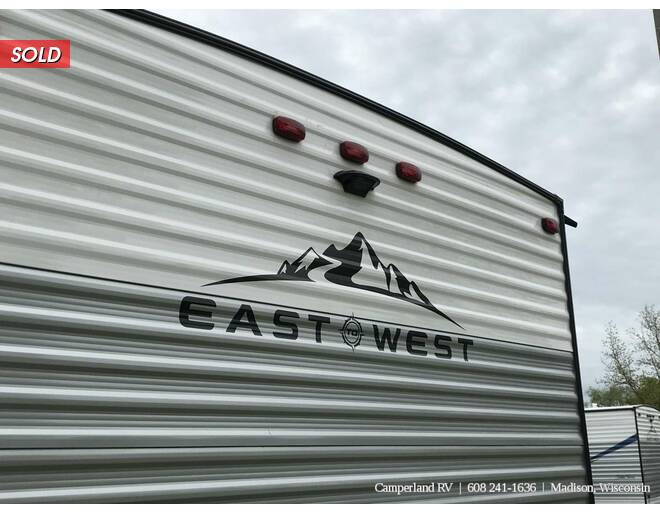 2020 East to West Della Terra 31K3S Travel Trailer at Camperland RV STOCK# 1096 Photo 11