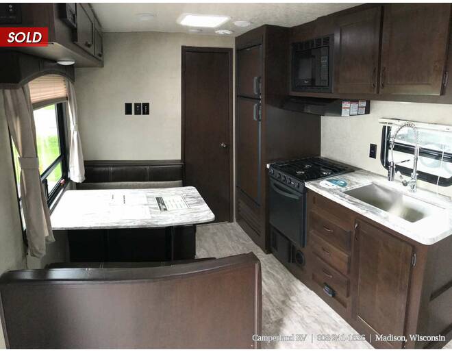 2020 East to West Della Terra 25KRB Travel Trailer at Camperland RV STOCK# 1224 Photo 2