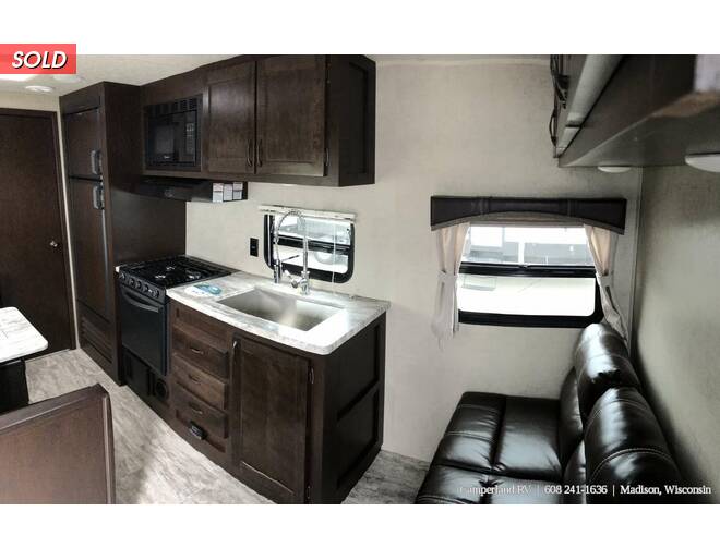 2020 East to West Della Terra 25KRB Travel Trailer at Camperland RV STOCK# 1224 Photo 4